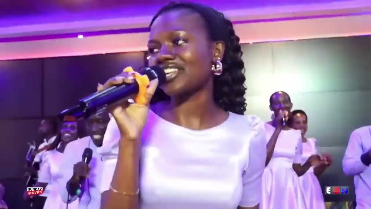 PRAISE SESSION | NAGENDA NGA NAYE | MIN DEBBIE