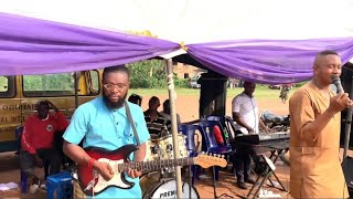 EDDIE QUANSA BY PEACOCKS INTERNATIONAL GUITAR BAND || LIVE BY MR. LECTURER AND OSUBABA