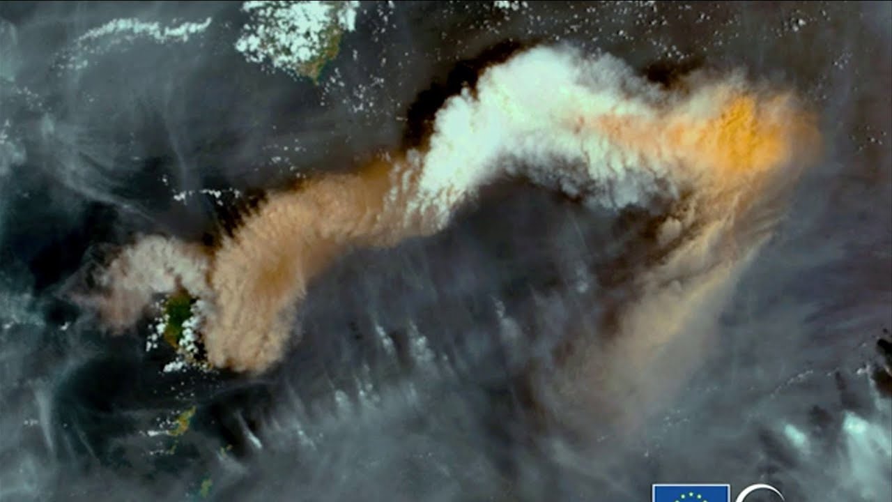 Huge' explosion rocks St. Vincent as volcano keeps erupting