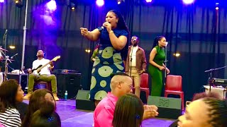 Futhi Mhlongo | PHAPHAMANI ministration (Live in Cape Town) 🔥🔥🔥