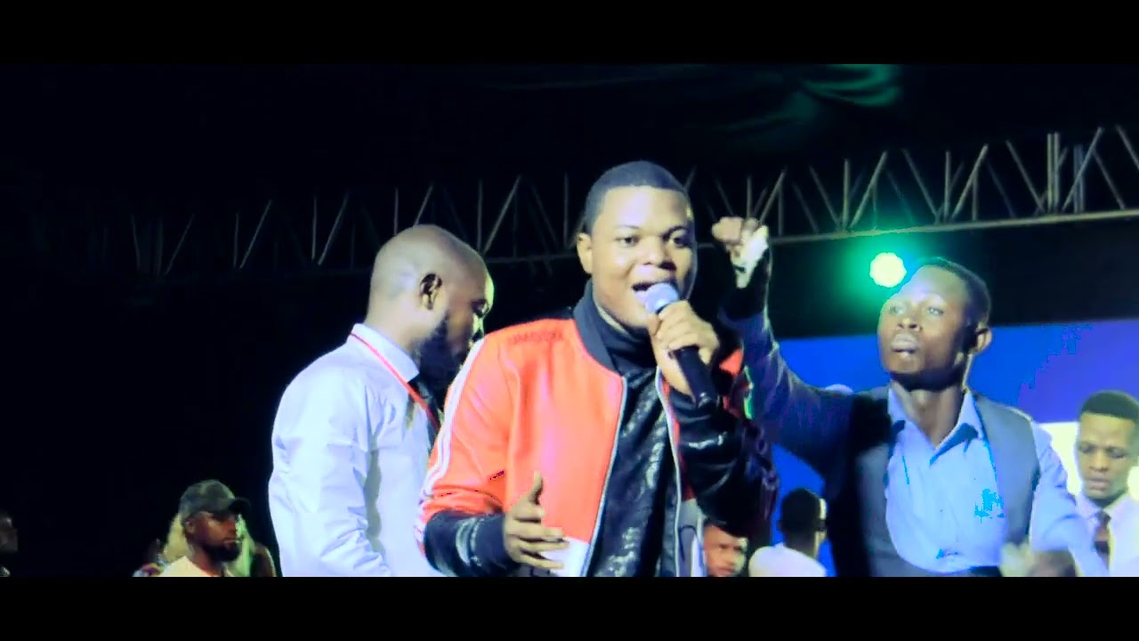 ALLÉLUIA DELPHIN MUKENDI ET FR MICHEL BAKENDA METTENT LE FEU À KINSHASA CHEZ NTEMBA