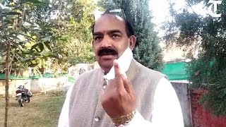 Punjab BJP president Ashwani Sharma casts vote in Pathankot