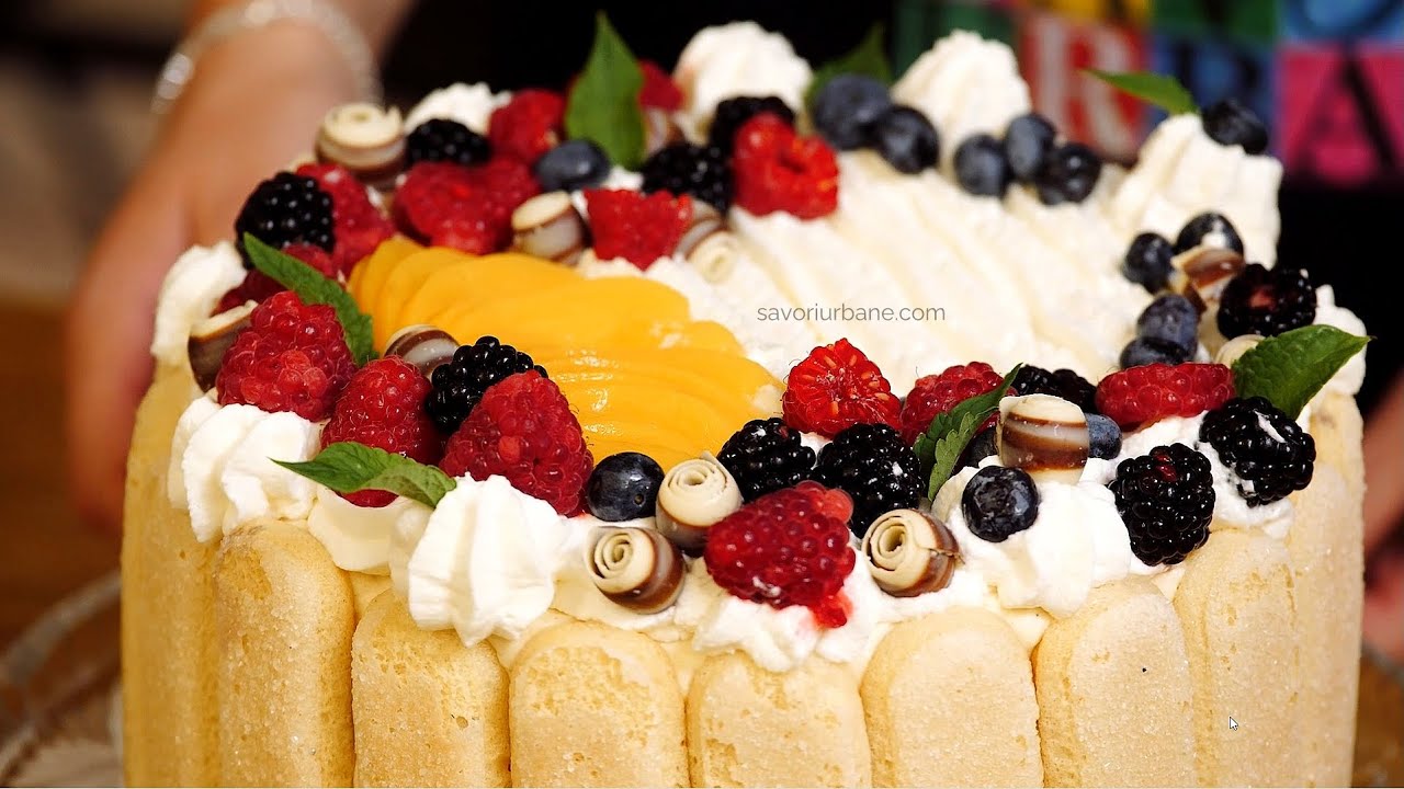 Tort Diplomat cu frișcă naturală și fructe rețeta autentică „șarlotă cu pișcoturi” CC| Savori Urbane