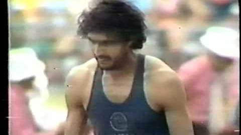 Mohinder Gill- Triple jump in slow motion at Commo...