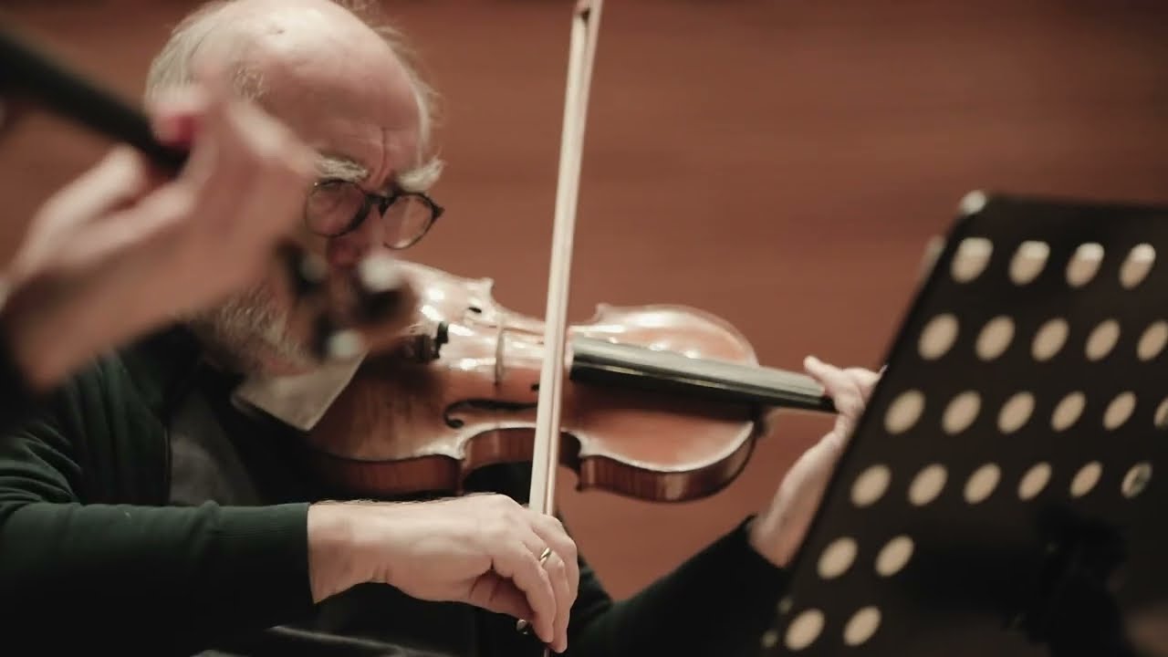Mieczysław Weinberg / Complete String Quartets auf YouTube ansehen Mieczysław Weinberg / Complete String Quartets auf YouTube ansehen