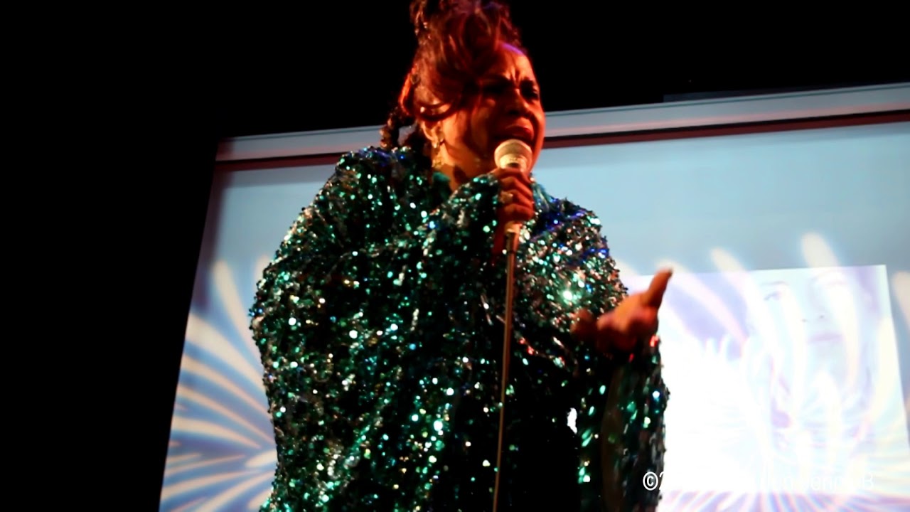 Betty Wright - "Sinderella" - Live in London 2013 by Jen Jenny B