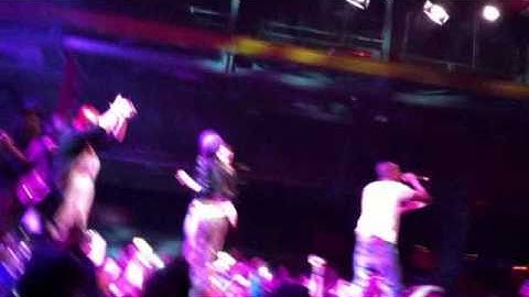 Pharell Williams dance battle with German Girls  N.E.R.D. Munich 09.04.11 Coke Sound Up