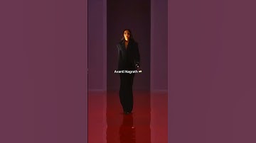 The first Indian model opening versace (Avanti Nagrath)#runway #versace