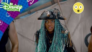 Descendants 2 | ♫ Musikvideo: It's Going Down - Disney Channel Danmark Resimi