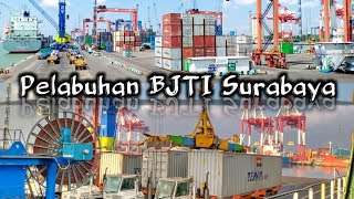 Proses bongkar muatan di Pelabuhan BJTI Surabaya