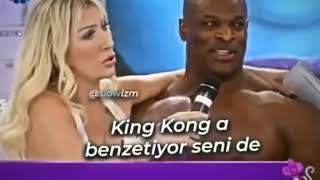 SEDA SAYAN VE KİNG KONG ( KİNG KONGUN KASLI KOLLARI SEDA SAYANI ETKİLEDİ) Resimi