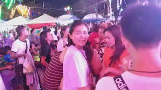 goyangan cewek thailand saat nonton konser di pasar malam