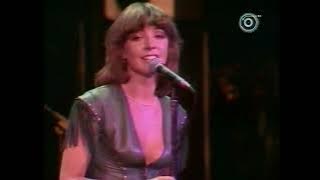 Download lagu Earth & Fire - Weekend (Countdown Live 1979/HD)