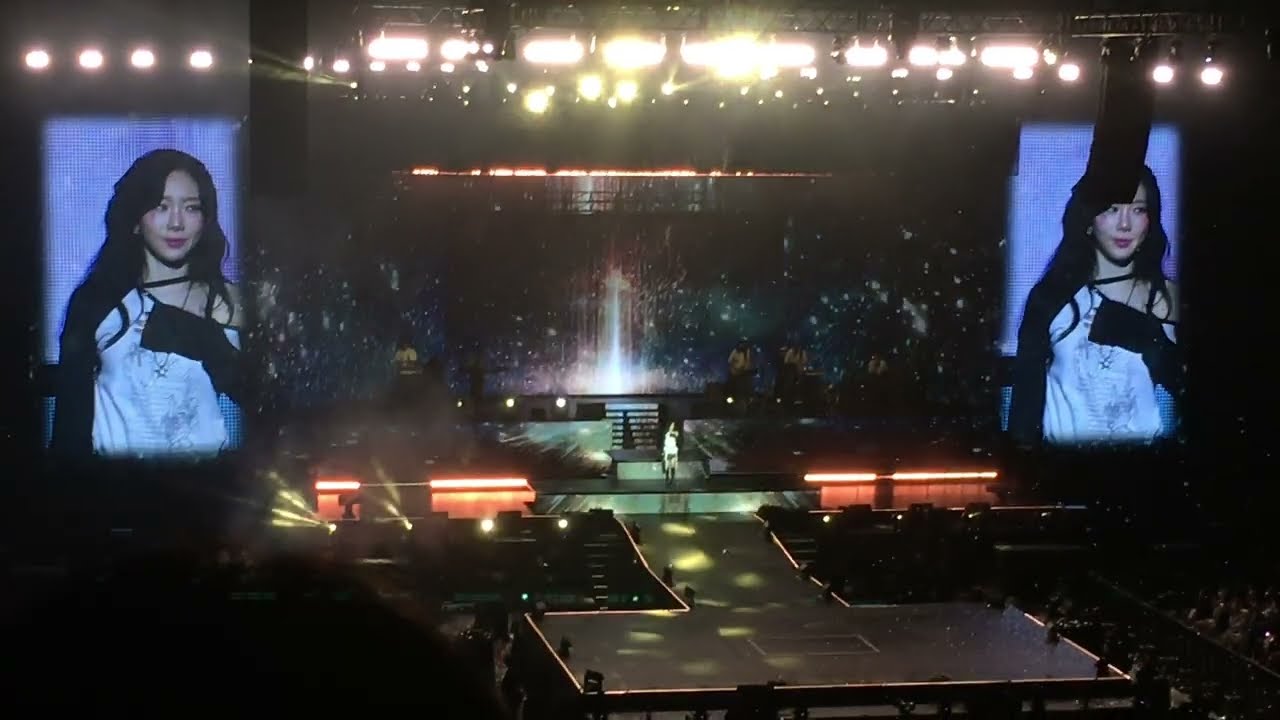 TAEYEON 태연 - U R (TAEYEON CONCERT - The TENSE IN SINGAPORE 2025) FANCAM