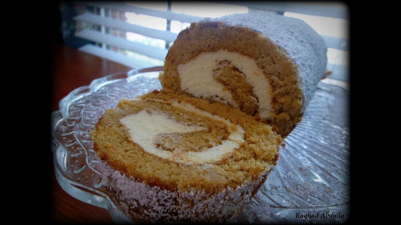 Best Pumpkin Roll Recipe - How to Make a Pumpkin Roll