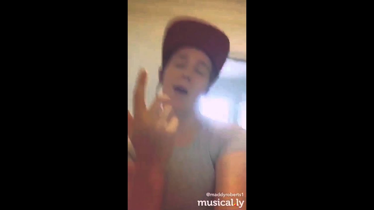 Musical.ly "I AINT EVEN MAD WHEN YOU DRESS LIKE THAT" - YouTube