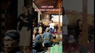 walau jarang tampil, ternyata istri alm ki seno nugroho tetep pinter nari