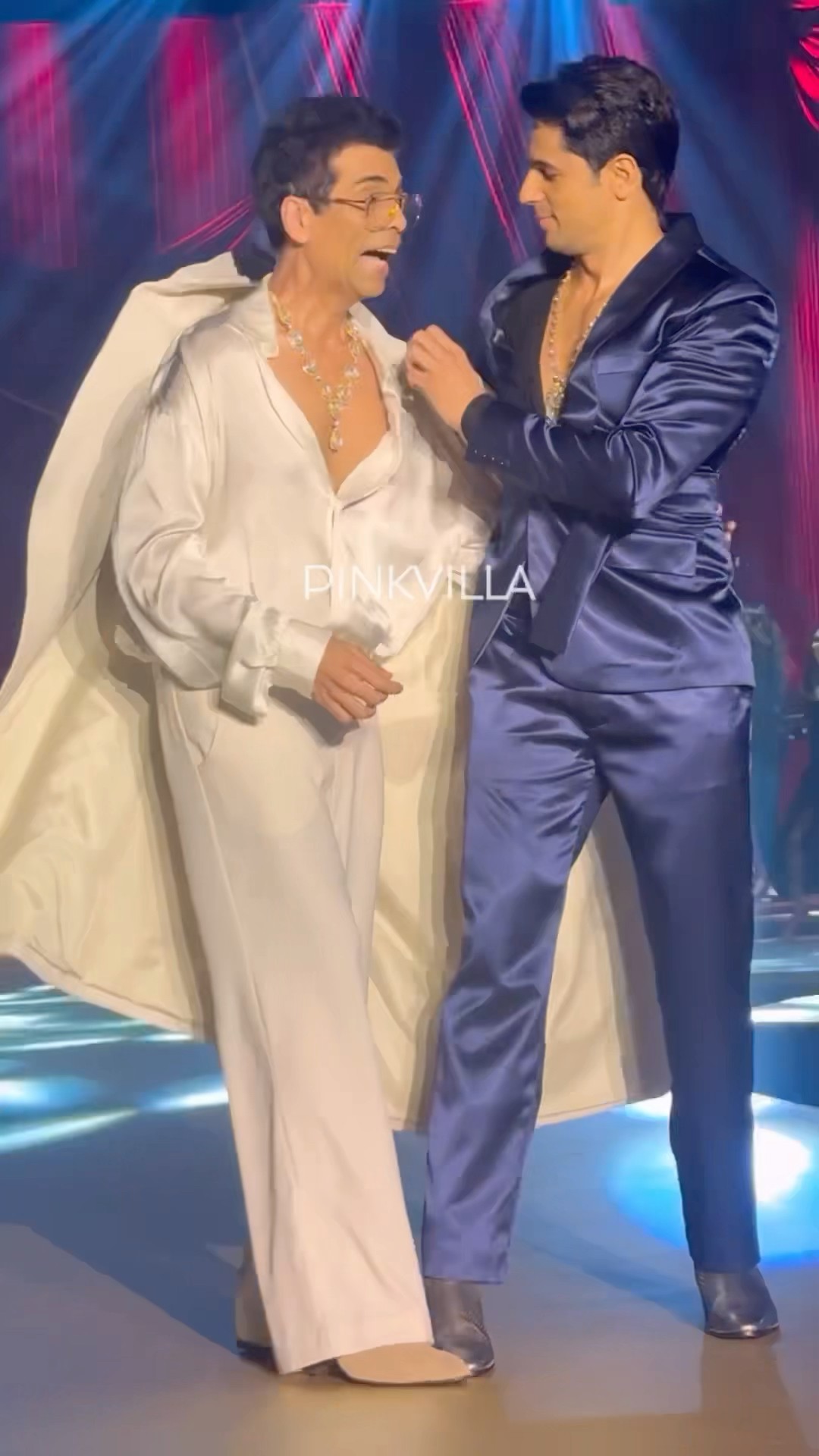 Karan Johar gets SHOCKED by Sidharth Malhotra’s THIS MOVE on the RAMP?|#shorts #bollywood #fashion