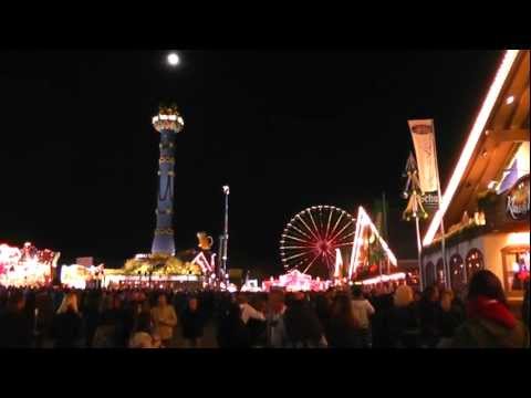 Cannstatter Wasen, Volksfest Stuttgart bei Nacht / at night