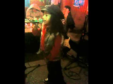 Arianne Mendoza sings at Cabo Grill 1