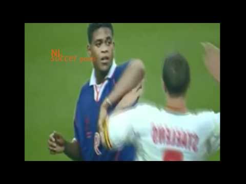 Elleboogstoot Patrick Kluivert • WK 1998 • [HD]