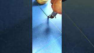 Proses Pemotongan Sisa Kain Yang Lebih Menggunakan Alat Khusus shorts