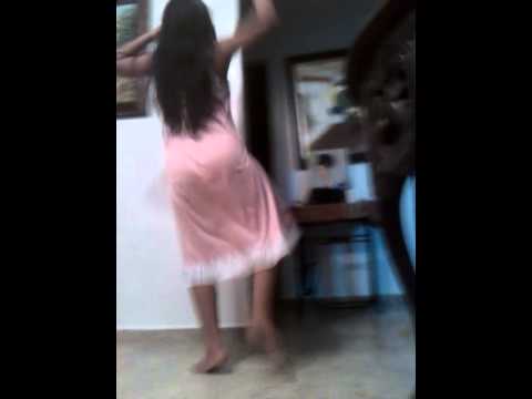 Niña de 11 años interpreta a andrea - YouTube