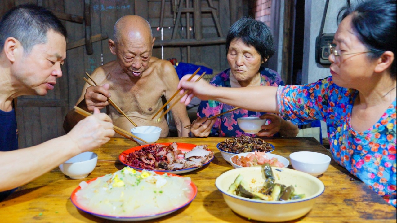 Traditional Chinese Village Cooking | Primitive Lifestyle - YouTube