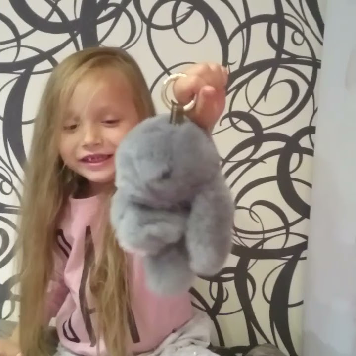 Брелок кролик из меха - YouTube
