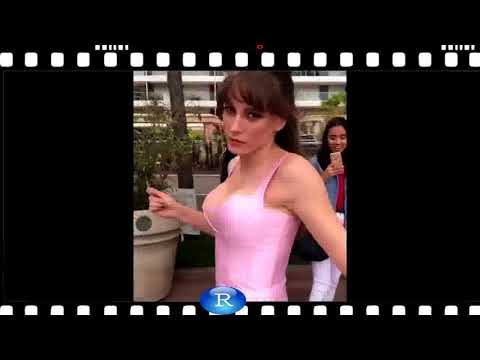 SERENAY SARIKAYA’NIN SEKSİ DANSI YÜREKLERİ HOPLATTI!  GÖĞÜS DEKOLTESİYLE İZLEYENLERİ MEST ETTİ!