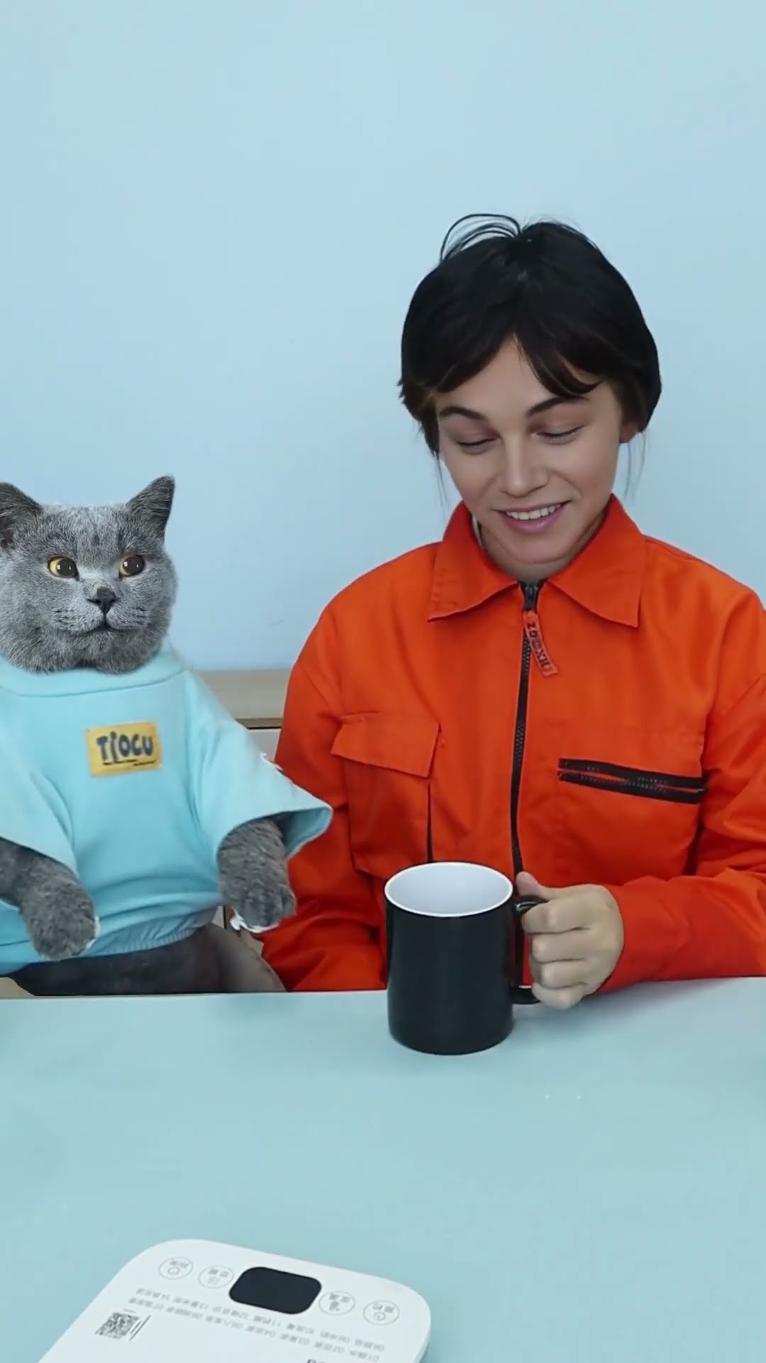 So Cool!✨ Changing The Magic Cup With Hot Water?? #funnycat #catmemes #trending