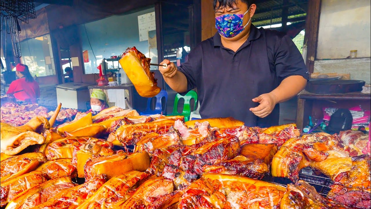 Real Borneo BBQ "Sinalau Bakas" - HUGE WILD BOAR Barbecue in Sabah, Malaysia! *VEGANS BEWARE*