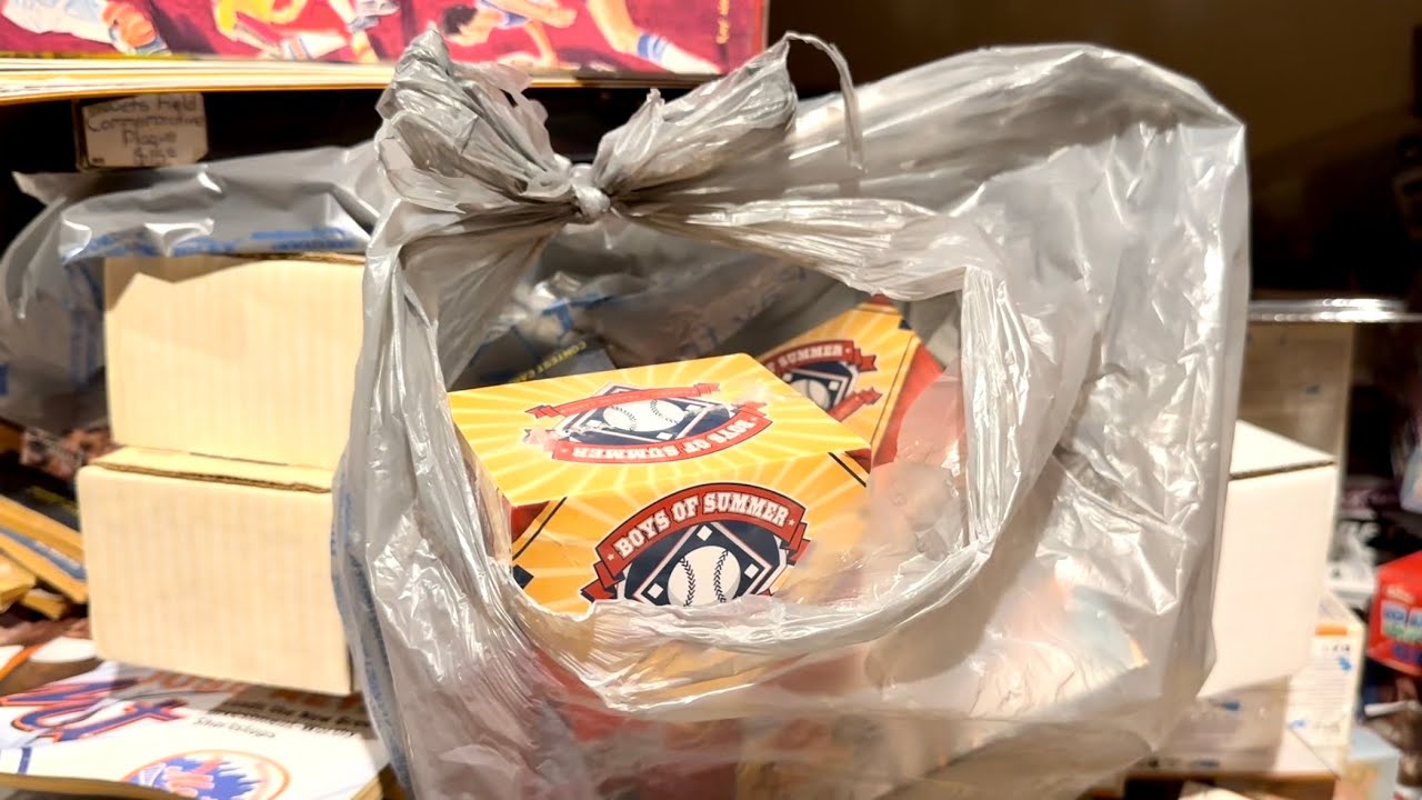 AN OLD WALMART BAG OF BASEBALL CARDS FROM 2018! YouTube