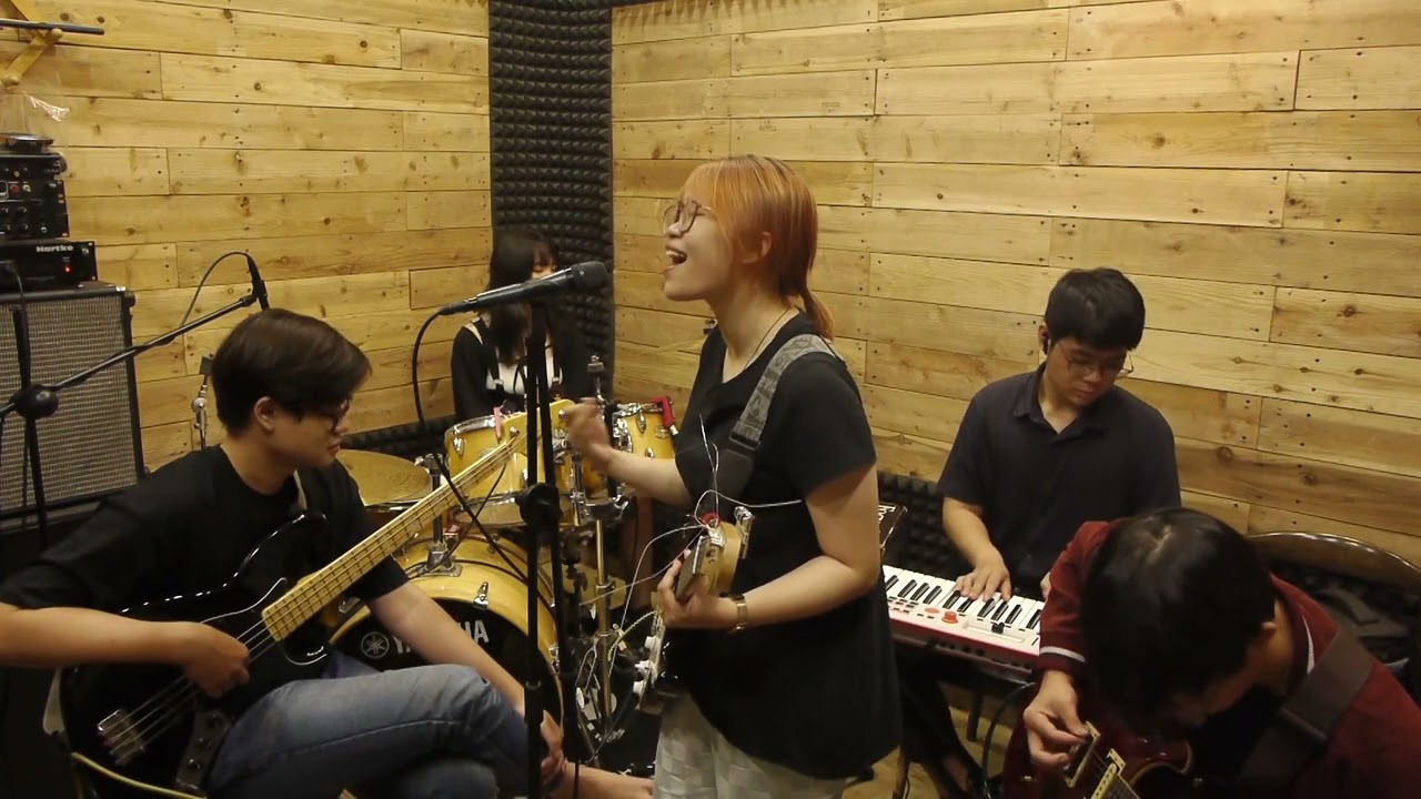 MAY - NAOKO (OFFICIAL LIVE SESSION)