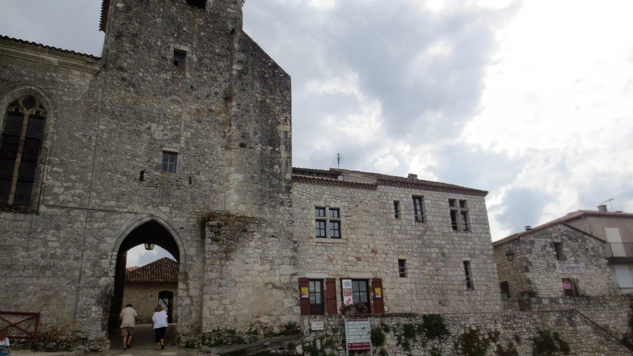 Camping Lot & Bastides in Pujols (August 2017).