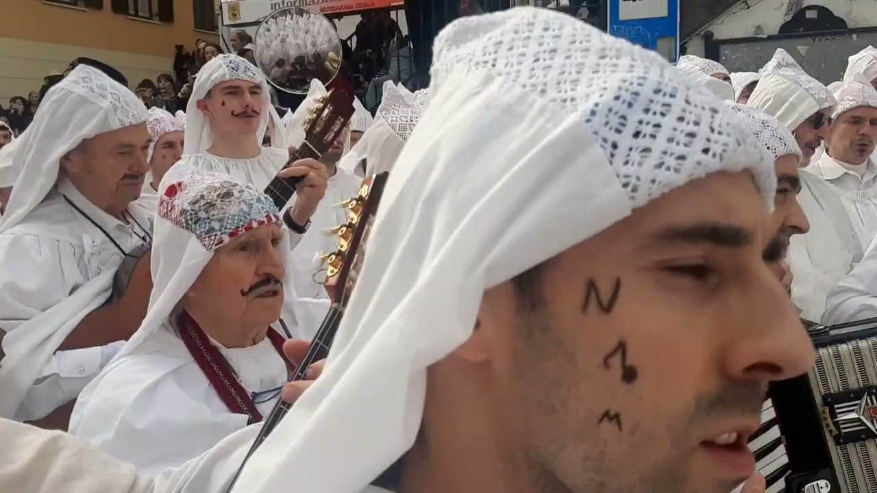 Mundakako aratusteak 2026.      Kantari dantzari