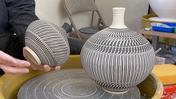 550. Throwing/Trimming/Chattering/Sgraffito Carving a Small Flat Round Bottle with Hsin-Chuen Lin