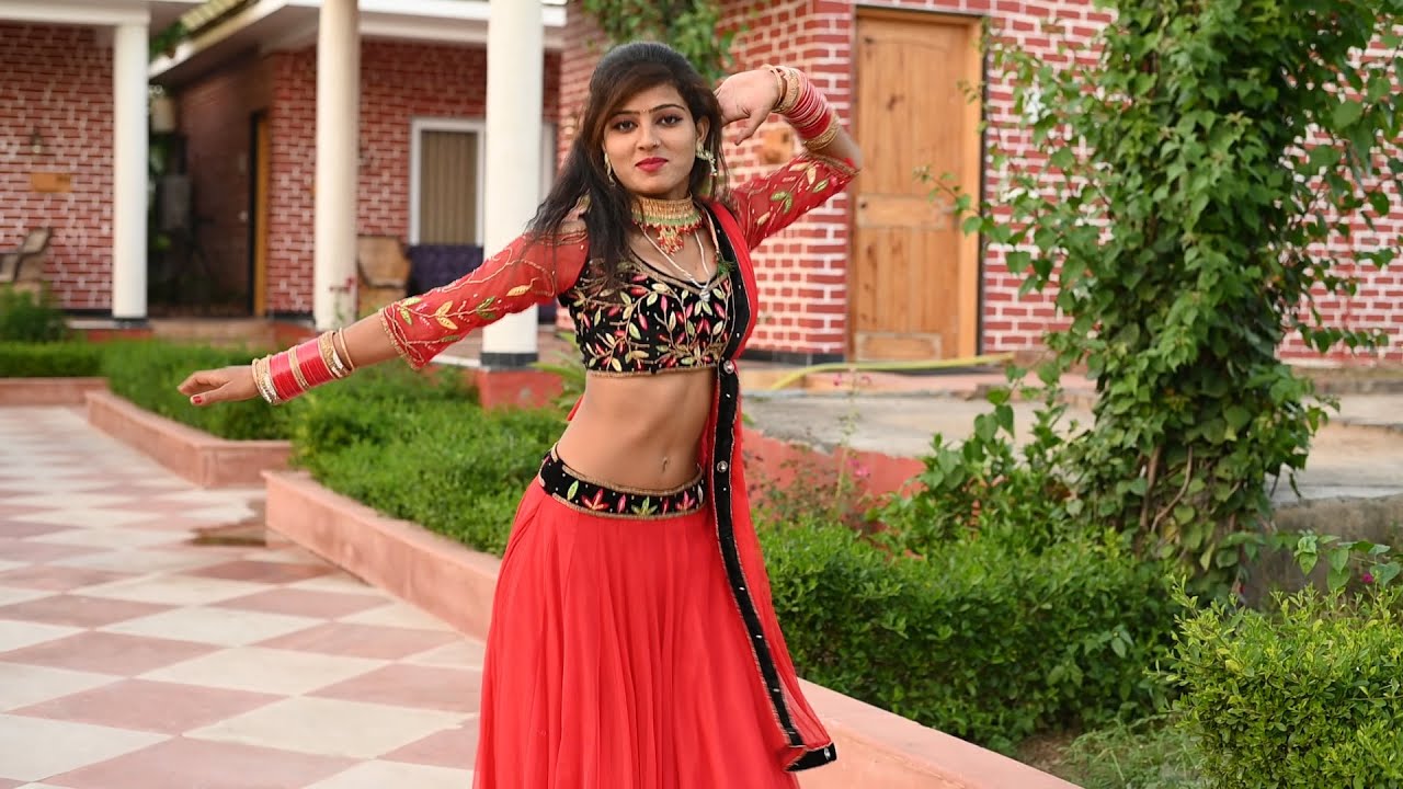 मस्त लड़की का डांस | Gone Ki Raat Kate Na Rasiya | गौने की रात कटें ना रसिया | Ajeet Katara Rasiya