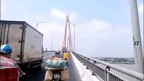 Vẻ đẹp sông Tiền nhìn từ cầu Rạch Miễu