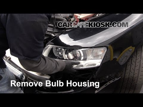 Vídeo: Como Remover Faróis Do Audi A6