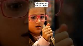 Fake electric shock prank😀😀😀#prank #funny #viral #trending