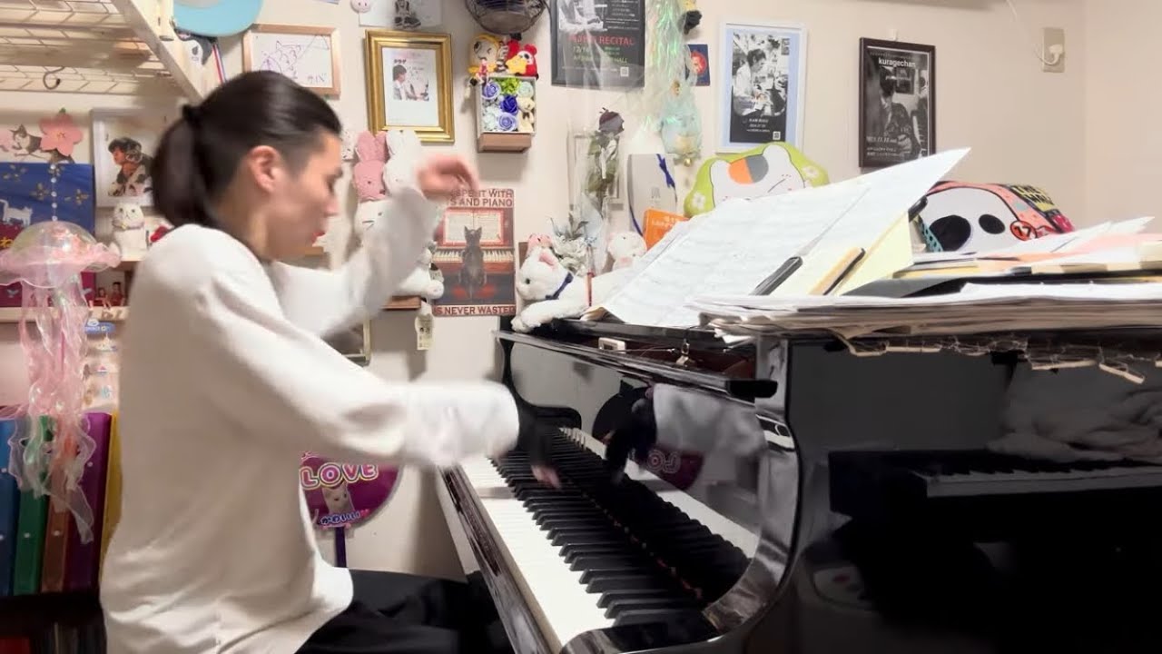 白猫とピアノとクラシック【kuragechan🌹🐱🎹】｜うり🎶
