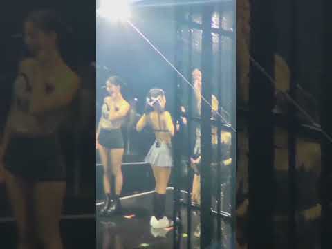221211 Ending with Jennie on fire - BLACKPINK Born Pink World Tour in Paris