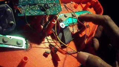 Picking up radio signals while circuit bending