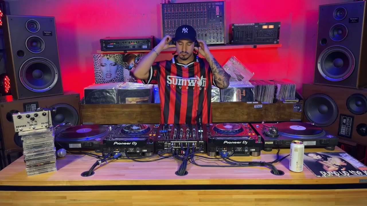 FACU GIOR | MTM STUDIO | TECH HOUSE 