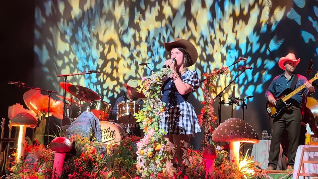 Sierra Ferrell - Here I Am (Dolly Parton Cover) Live @ The Anthem Washington DC Sep 7, 2025