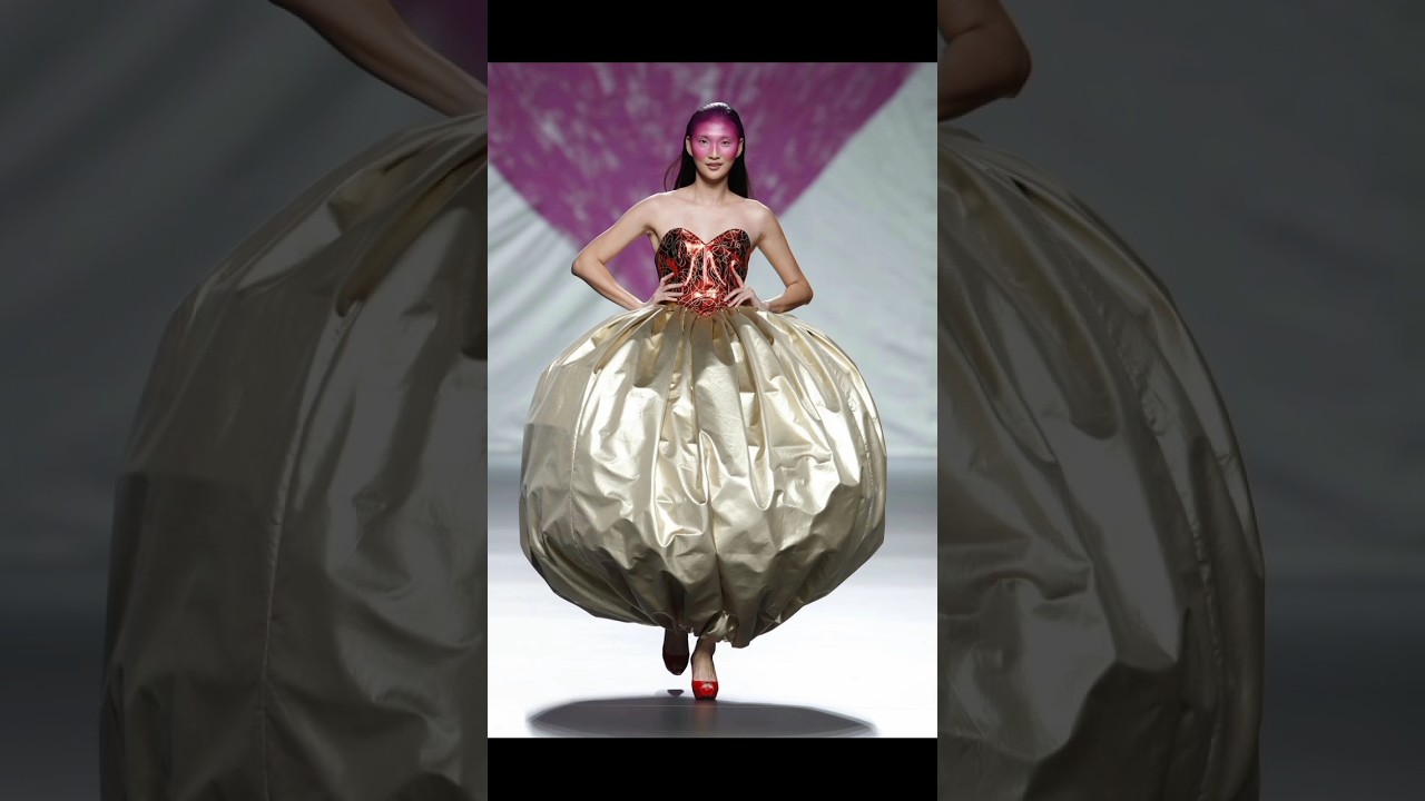 weird Fashion show outfits 😱
