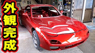 The exterior was completed by painting it in Mazda Soul Red! / Restomod Build Mazda RX7 (Part 51)