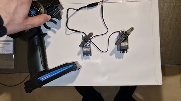 Brushless servo vs normal digital servo comparison - speed and power consumption.