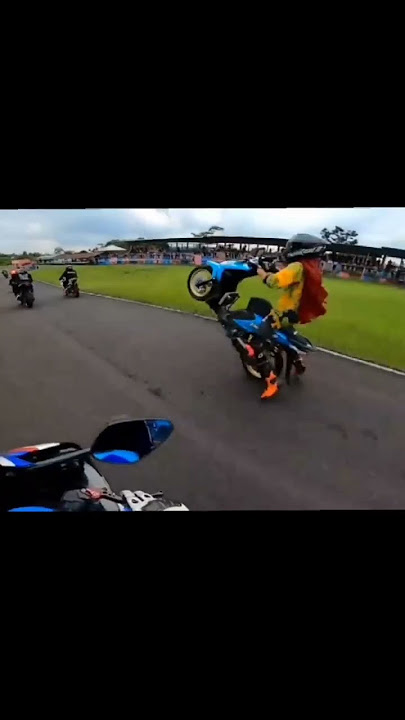 akang mv vs emak gila #shorts #zx10r